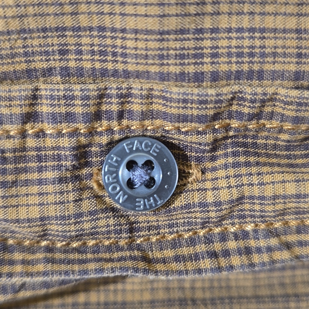 The North Face Brown Button-Up Shirt (XXL) - Picture 3 of 5